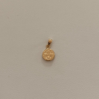 DIJE SAN BENITO 1,5CM ORO AMARILLO 18K - 0,38GR