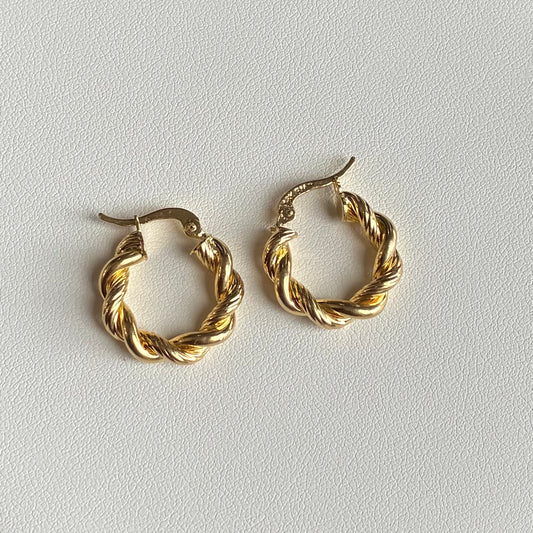 CANDONGAS TRENZADA LISA Y RAYADA 1.3CM ORO AMARILLO 18K - 2.15GR