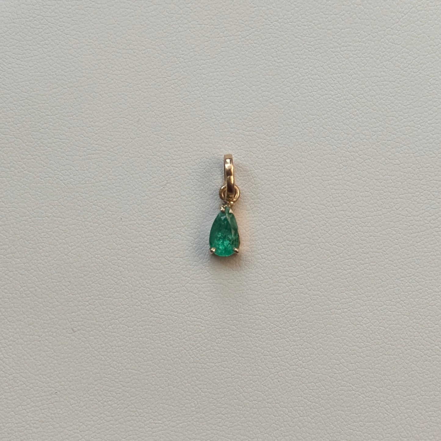 NATURAL EMERALD DROP PENDANT 18K YELLOW GOLD 0.93GR+0.69QTS