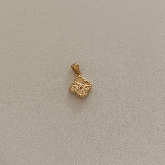 DIJE TREBOL DIAMANTADO 1,5CM ORO AMARILLO 18K - 0,43GR