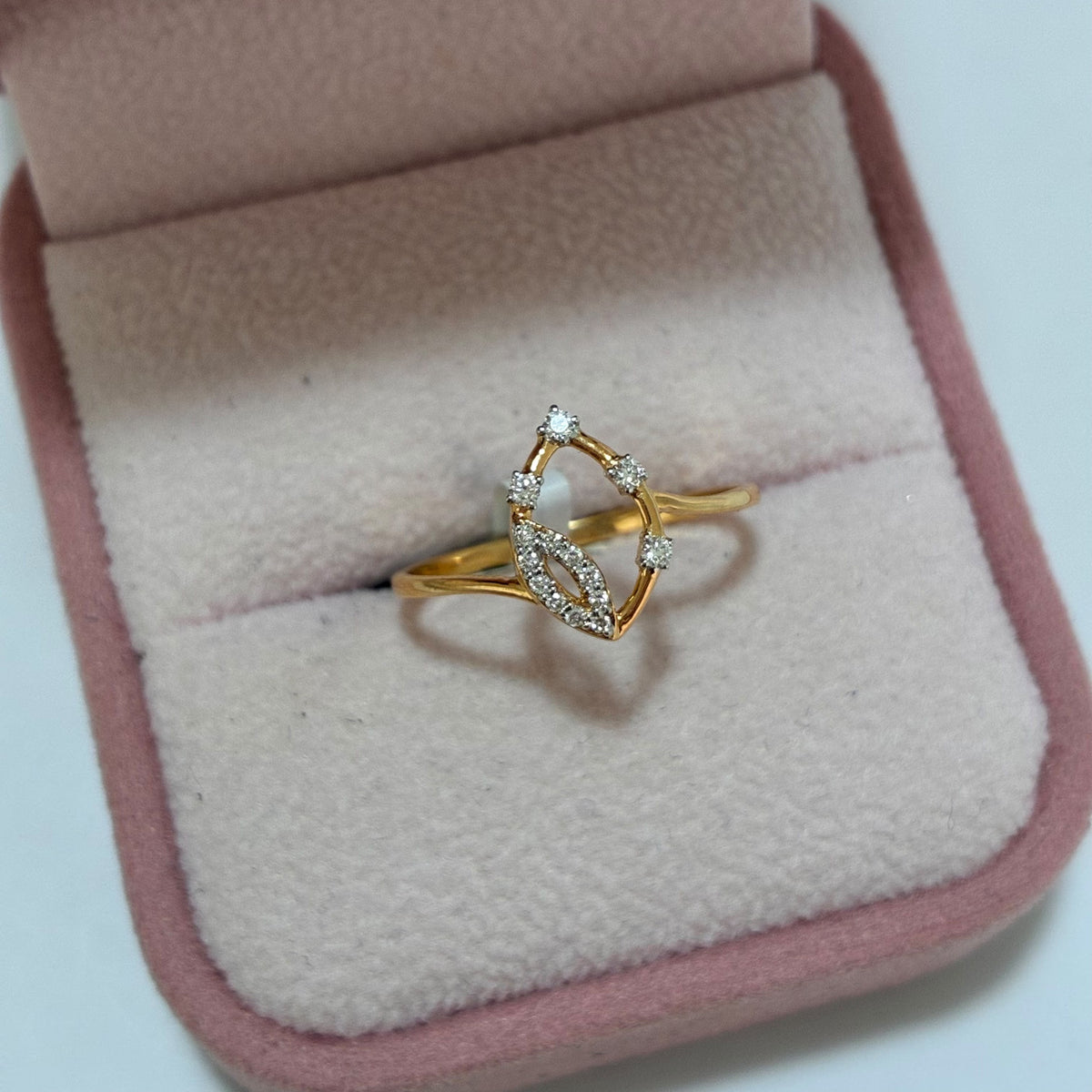 ANILLO CORAZON SILUETA FLOR DE LOTO NATURAL 0,09QTS ORO AMARILLO ITALY 18K TALLA 7 - 1,22GR
