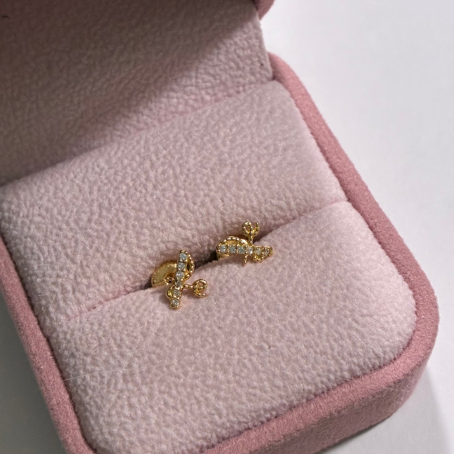 TOPOS FE CIRCONES BLANCOS ORO AMARILLO 18K - 0,71GR