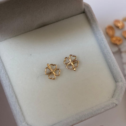 Lucky Clover Silhouette Studs in 18K Yellow Gold - 0.71g