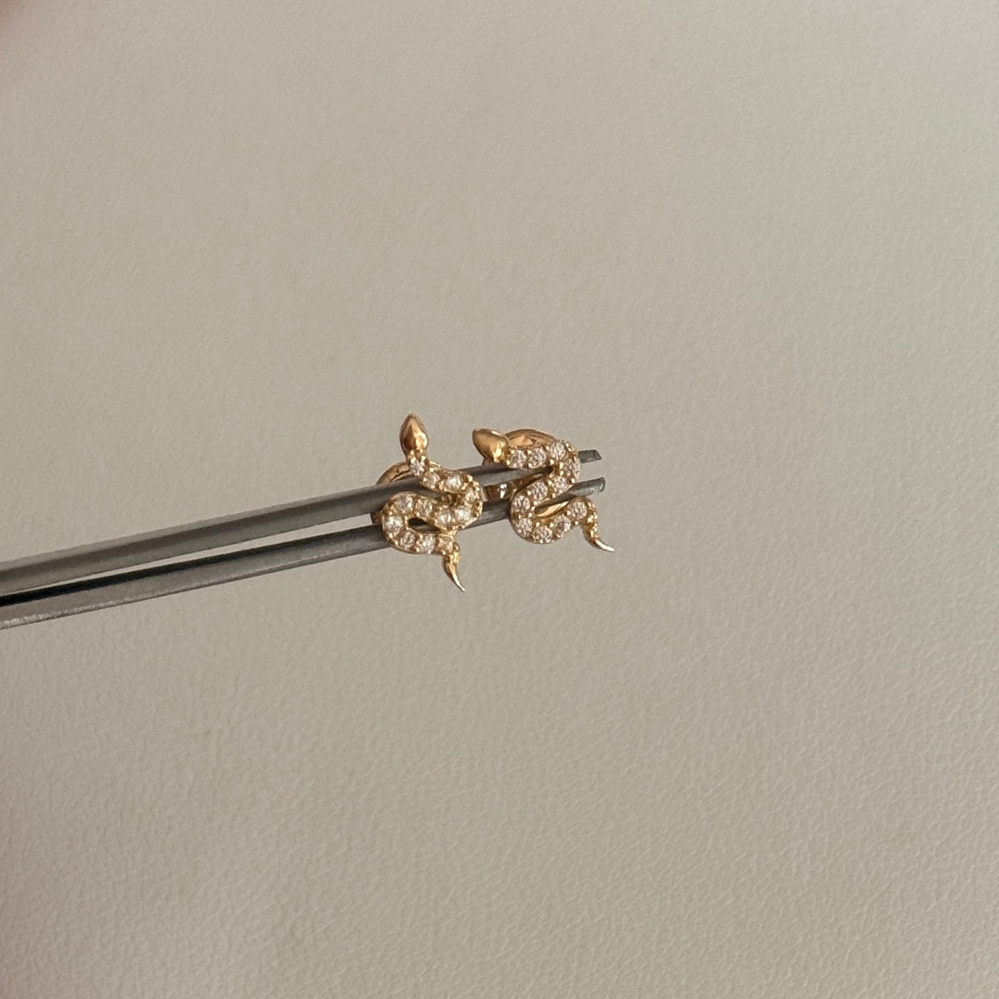 SNAKE EARRINGS WITH WHITE ZIRCONS IN 18K YELLOW GOLD - 0.84GR