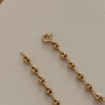PULSERA GRANO DE CAFE CON PLACA DE BISEL RAYADO ORO AMARILLO 18K 14,5CM - 2,54GR