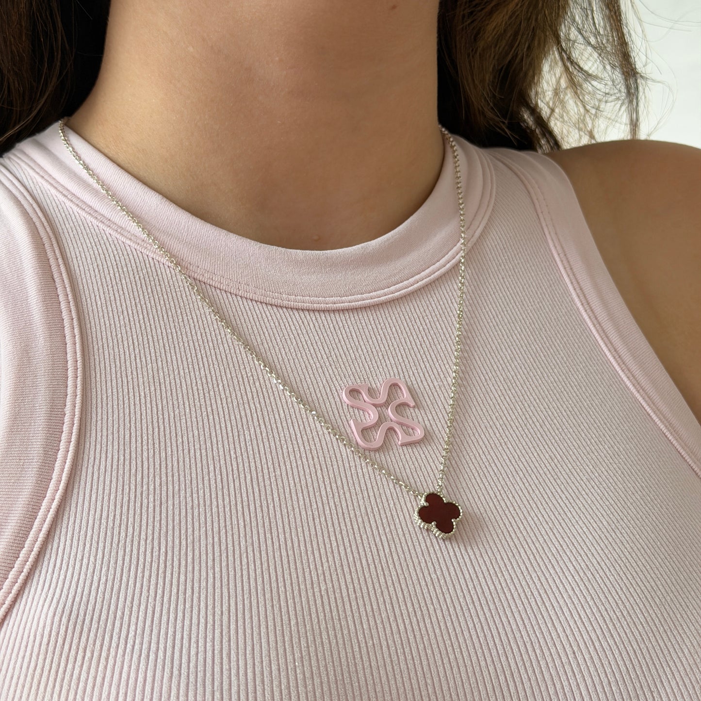 CADENA MINI ROLON CON DIJE TREBOL PIEDRA ROJA PLATA 925 - 50CM