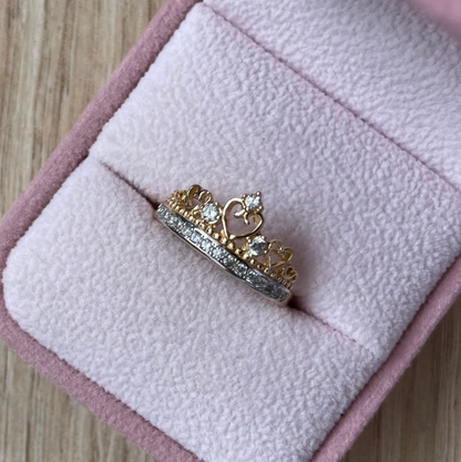 CROWN RING WHITE STONES WITH 5MM HEART YELLOW GOLD 18K PLATED SIZE 7.5 - 2.86GR
