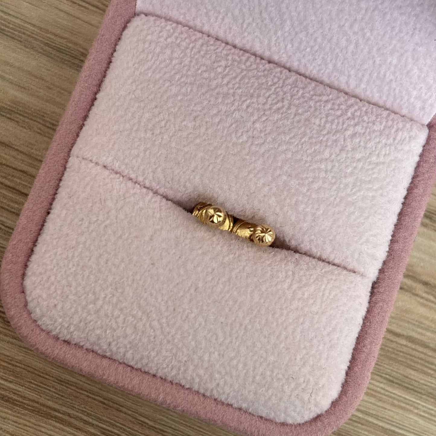 3MM DIAMOND-CUT BALL STUDS IN 18K YELLOW GOLD - 0.41GR