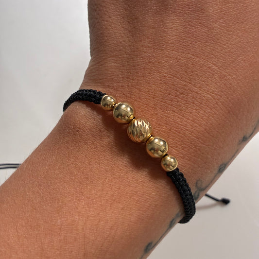 WOVEN BRACELET BLACK THREAD 5 BEADS (8M/6M/5M) 18K YELLOW GOLD - 1.15GR
