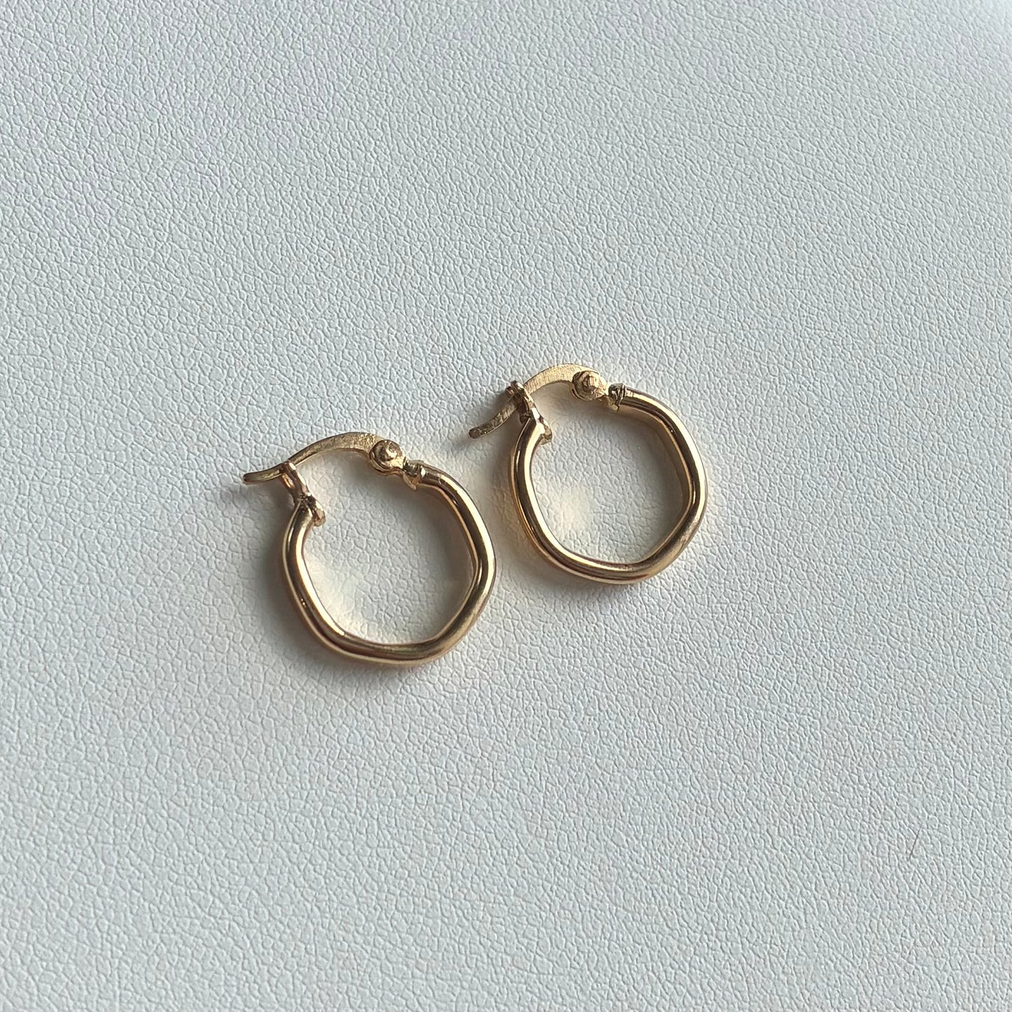 CANDONGA HEXAGONAL LISA 1.1CM ORO AMARILLO 18K. 1,17GR