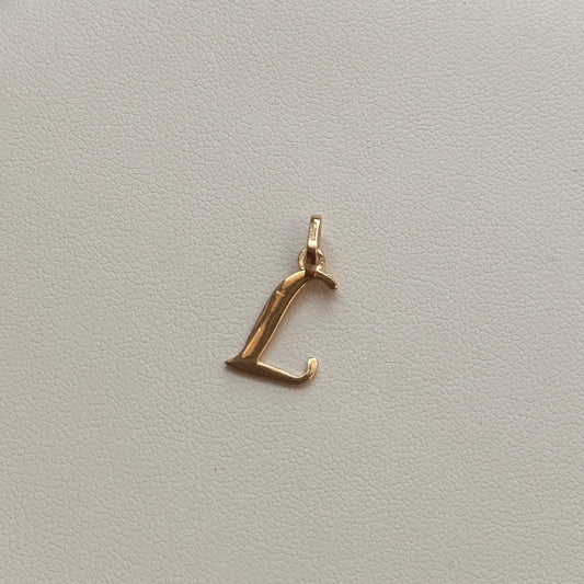 LETTER L PENDANT PLAIN SILHOUETTE 1.9CM 18K YELLOW GOLD - 0.65GR