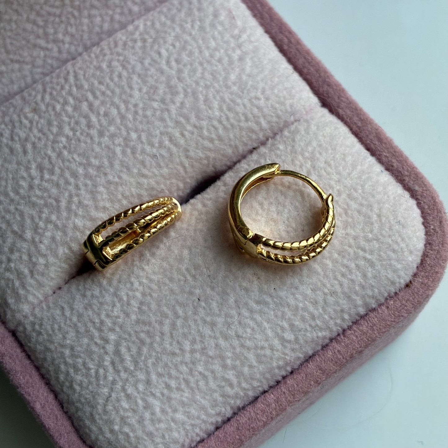 Clip-on earrings with three braided lines, 0.9cm, 18K yellow gold, Italy, Spain - 2.1g