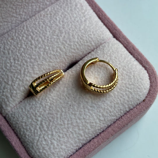 Clip-on earrings with three braided lines, 0.9cm, 18K yellow gold, Italy, Spain - 2.1g