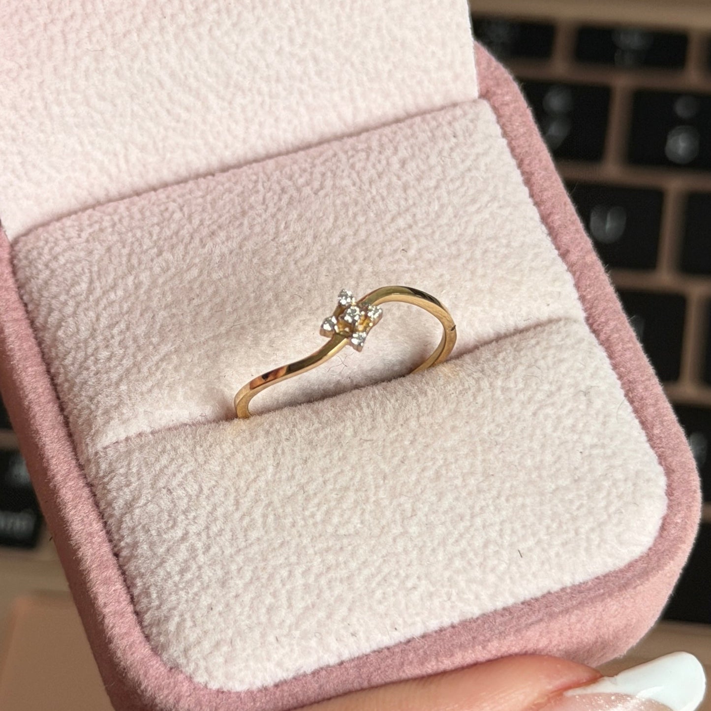 WAVY RING AND FLOWER + 0.029CTS NATURAL DIAMONDS YELLOW GOLD ITALY 18K SIZE 7 - 1.09GR