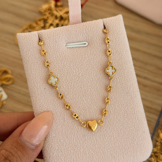 PLAIN COFFEE BEAN BRACELET 3MM + WHITE CLOVER AND HEART CHARMS 18K YELLOW GOLD 19CM - 3.45GR