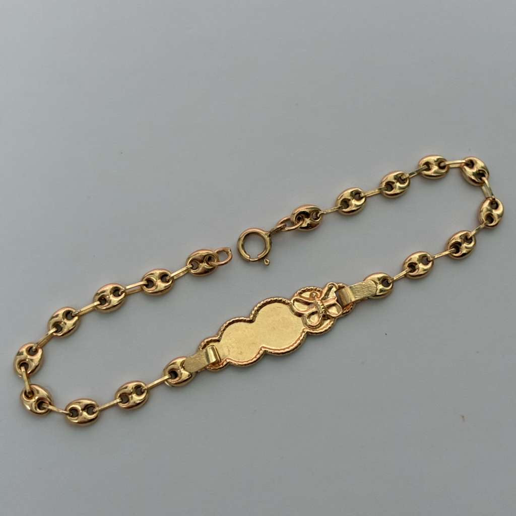 PULSERA PARA BEBE GRANO DE CAFE + PLACA NUBE LISA CON MARIPOSA ORO AMARILLO COL ESP 18K 13.5CM - 1,51GR