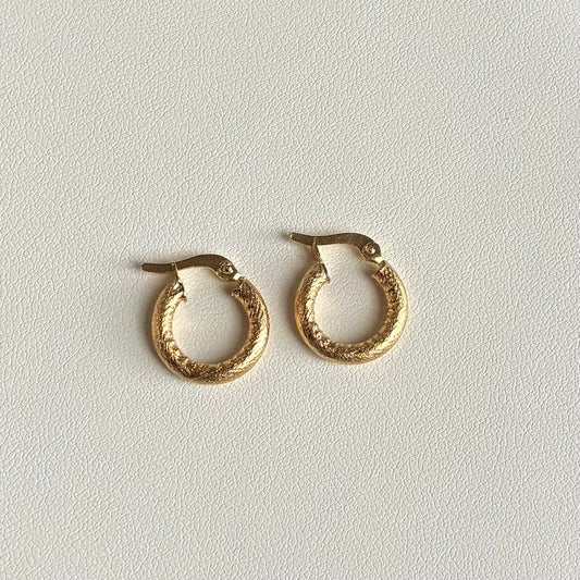 CANDONGAS ESCARCHADAS 1.0CM ORO AMARILLO 18K - 1,23GR