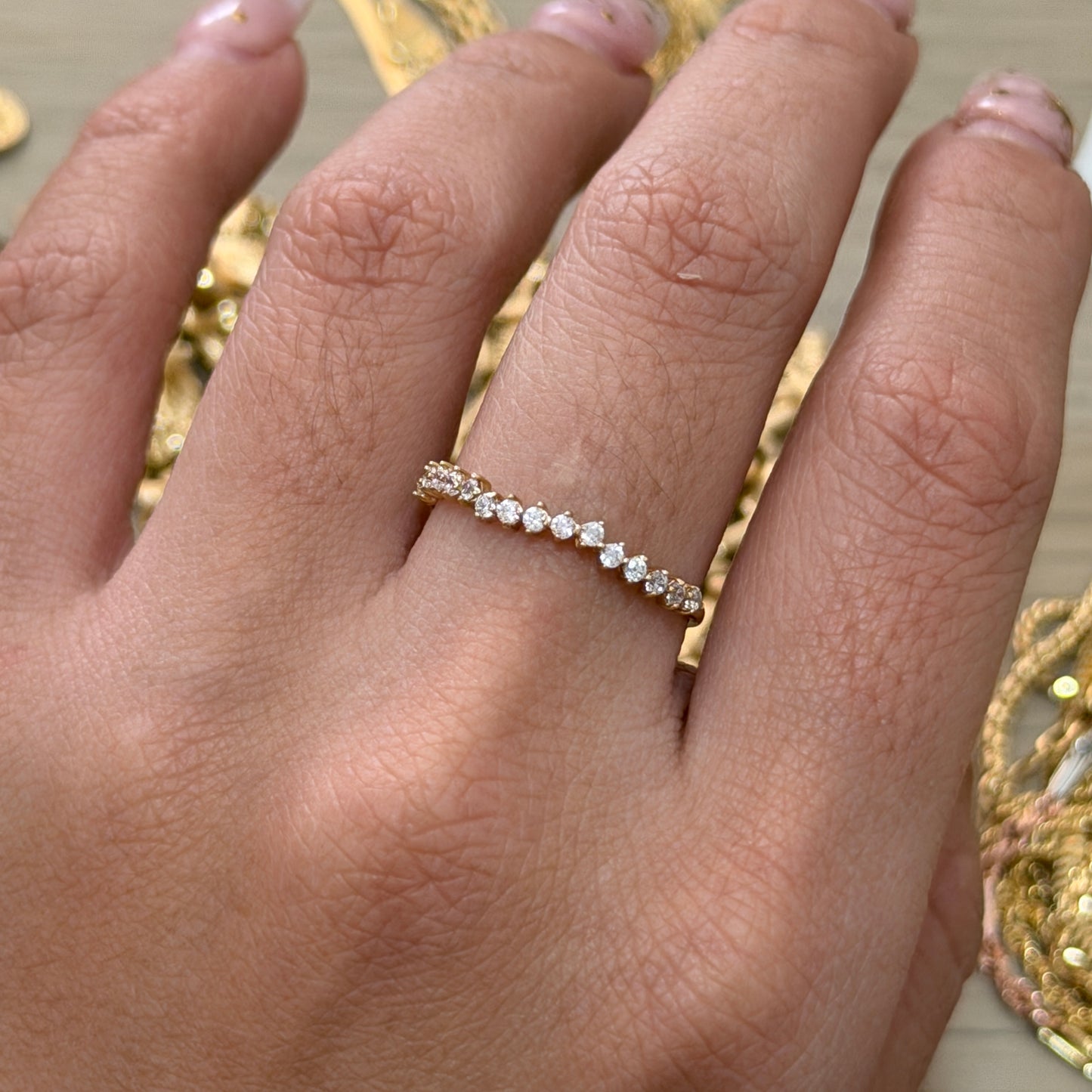 WAVY RING WITH WHITE STONES IN 18K YELLOW GOLD - SIZE 7.5 1.0GR