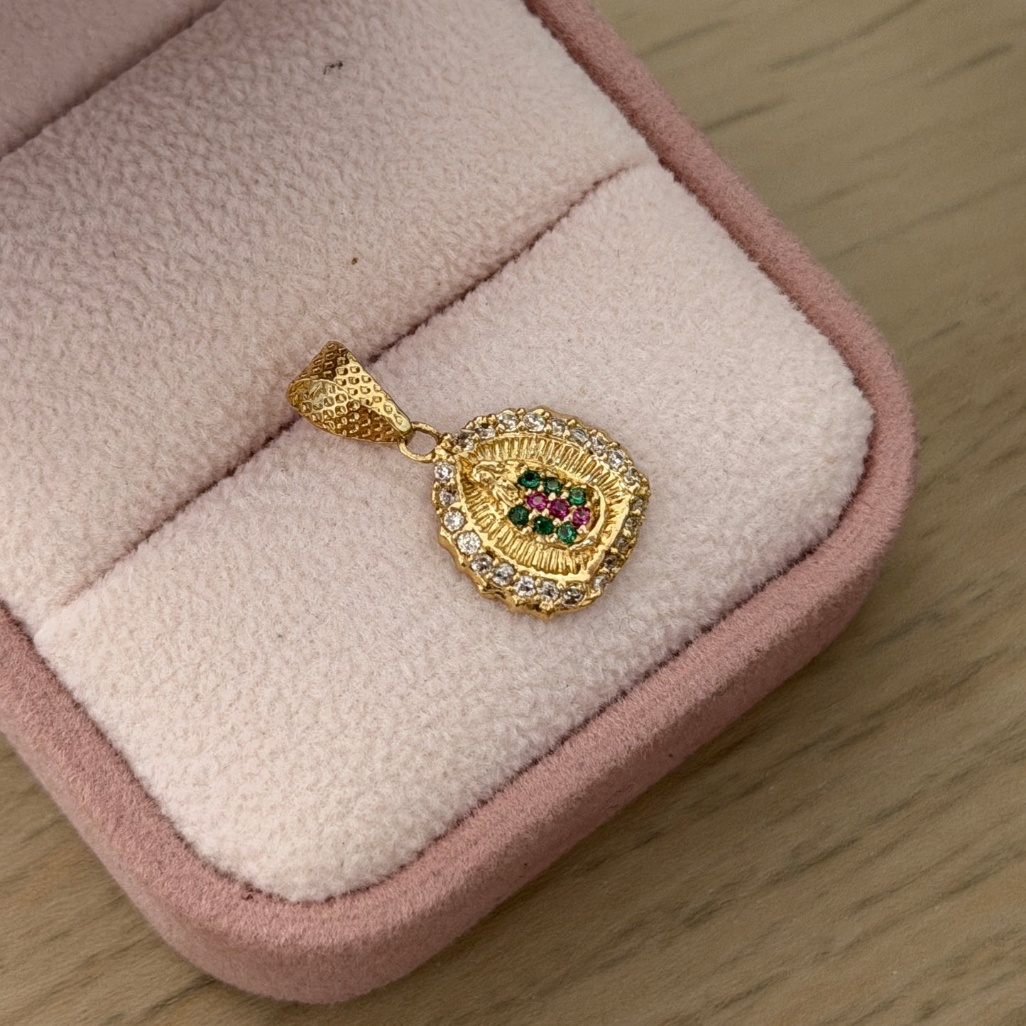 VIRGIN OF GUADALUPE SILHOUETTE PENDANT WITH WHITE AND GREEN STONES IN 18K YELLOW GOLD - 1.55GR