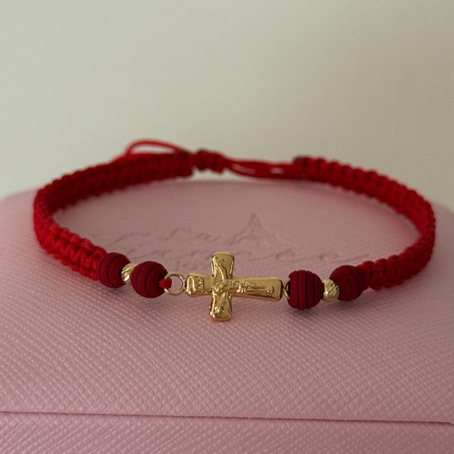 RED THREAD BRACELET CROSS WITH CHRIST + 2 3M YELLOW GOLD 18K BALLS 0.5GR