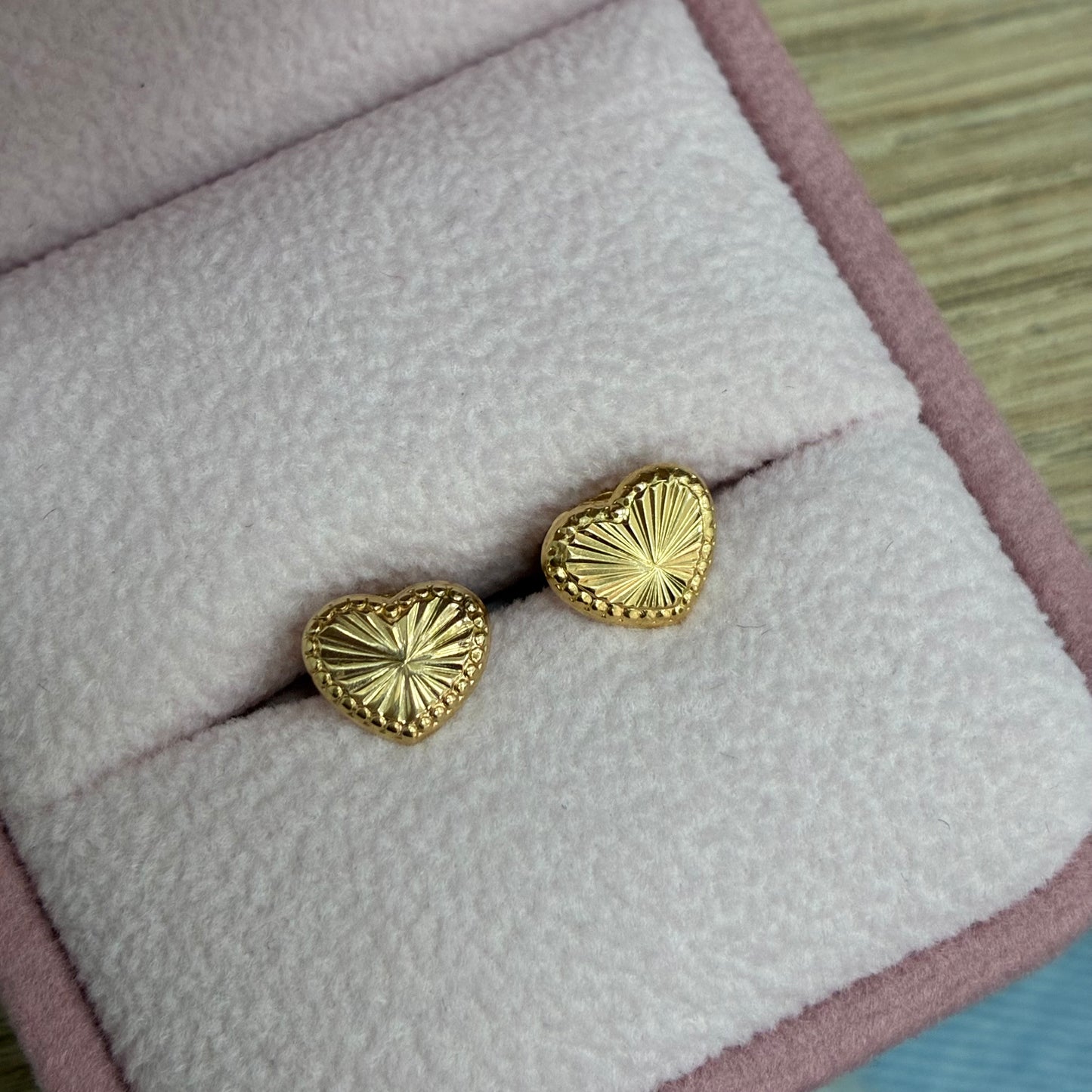 DIAMOND HEART STUDS 8MM 18K YELLOW GOLD - 0.78GR