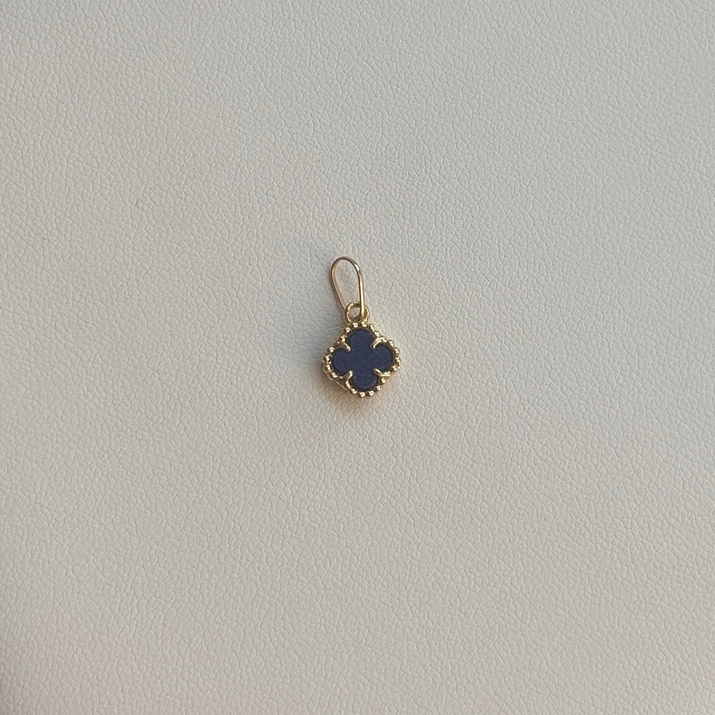 PURPLE CLOVER PENDANT 1.5CM 18K YELLOW GOLD - 0.71GR