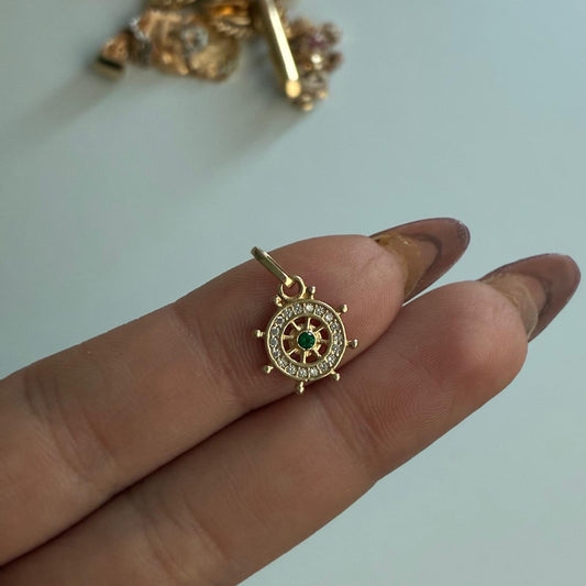 DIJE TIMON PIEDRAS BLANCAS Y VERDES 1,7CM ORO AMARILLO COL 18K - 0,86GR