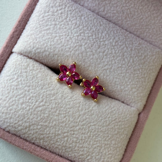 FLOWER STUDS 5 PETALS FUCHSIA STONES 18K YELLOW GOLD - 0.92GR