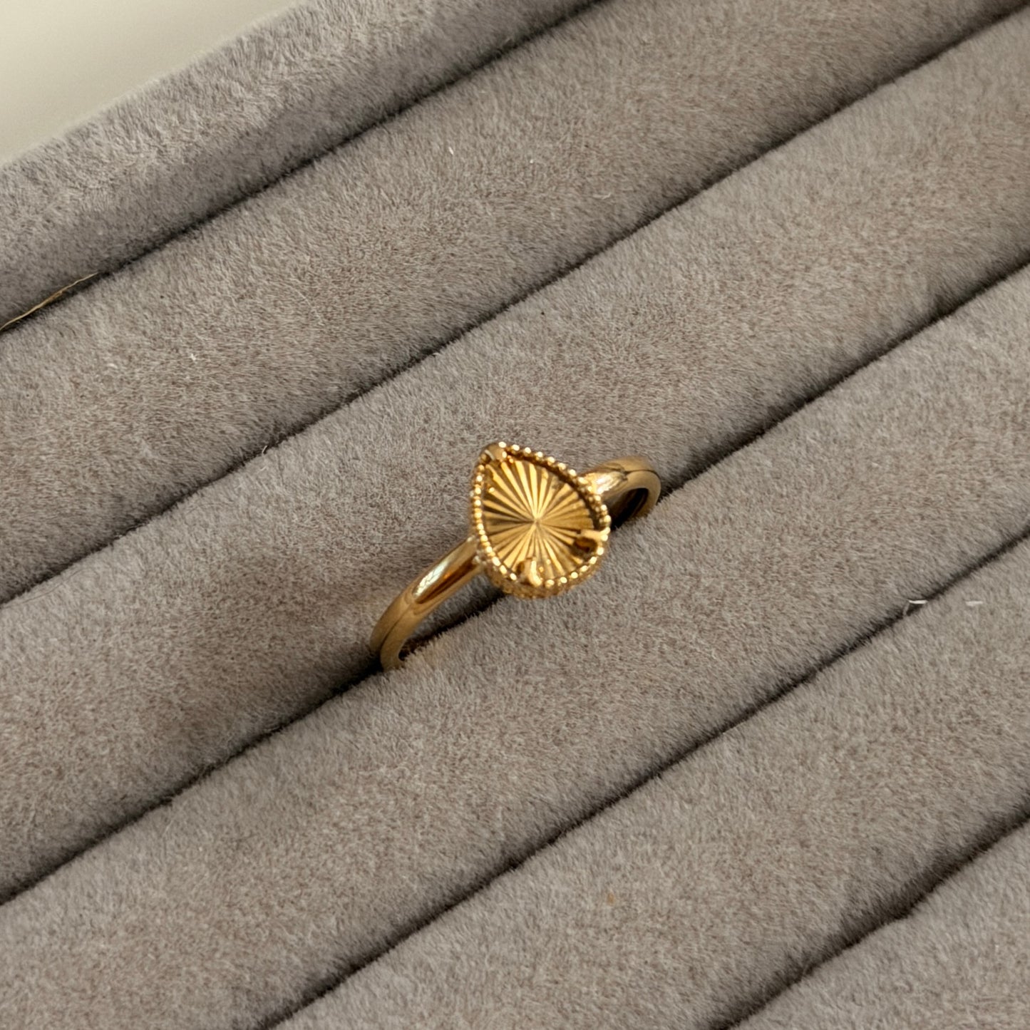 ANILLO GOTA DIAMANTADO ORO AMARILLO COL 18K TALLA 6 - 0,93GR