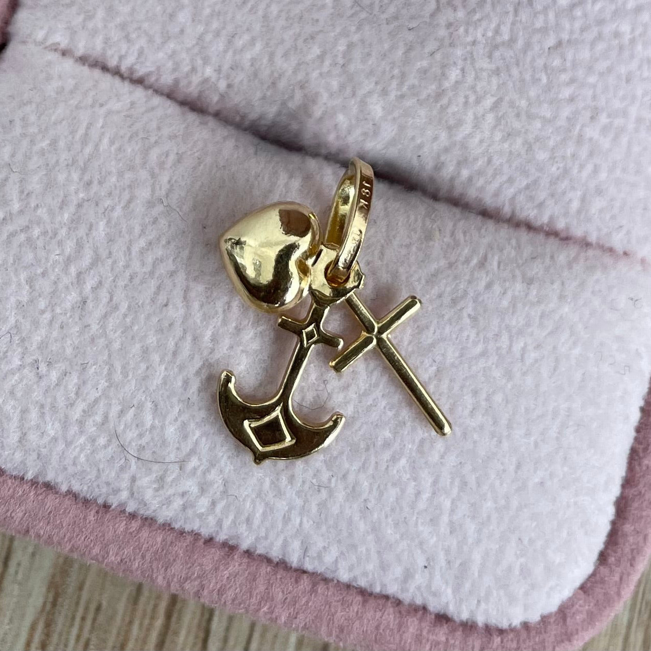 DIJE THREE GRACES 1.9CM YELLOW GOLD ITALY ESP 18K - 0.90GR