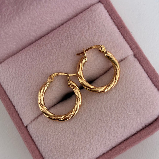 WAVY CANDONGAS 1.0CM 18K YELLOW GOLD - 1.39GR