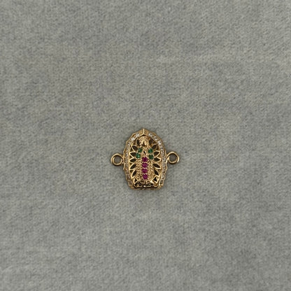 Herraje Virgen Guadalupe Silueta Diamantada Piedras Verdes-Rojas Nac 18K 1,13gr 1.6cm