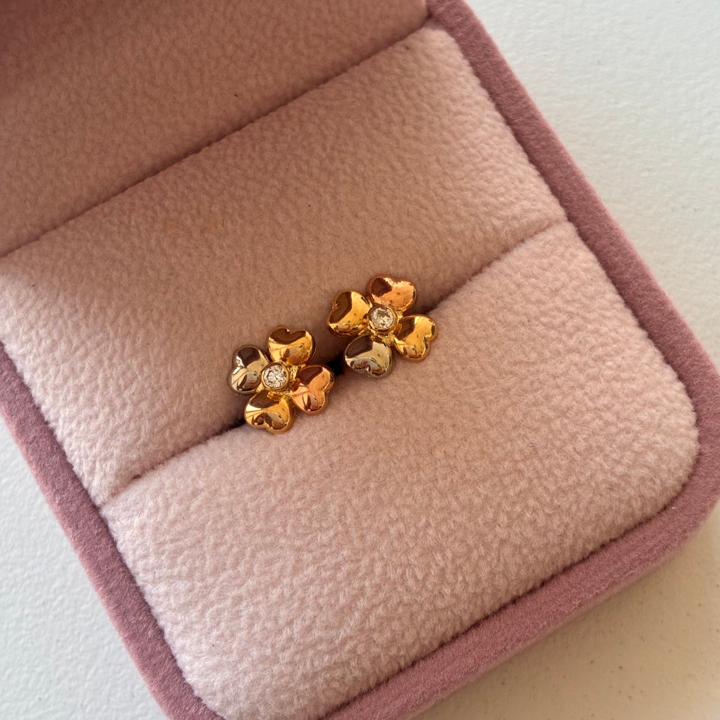 THREE GOLD CLOVER DOTS 9MM 18K YELLOW GOLD -0.88GR