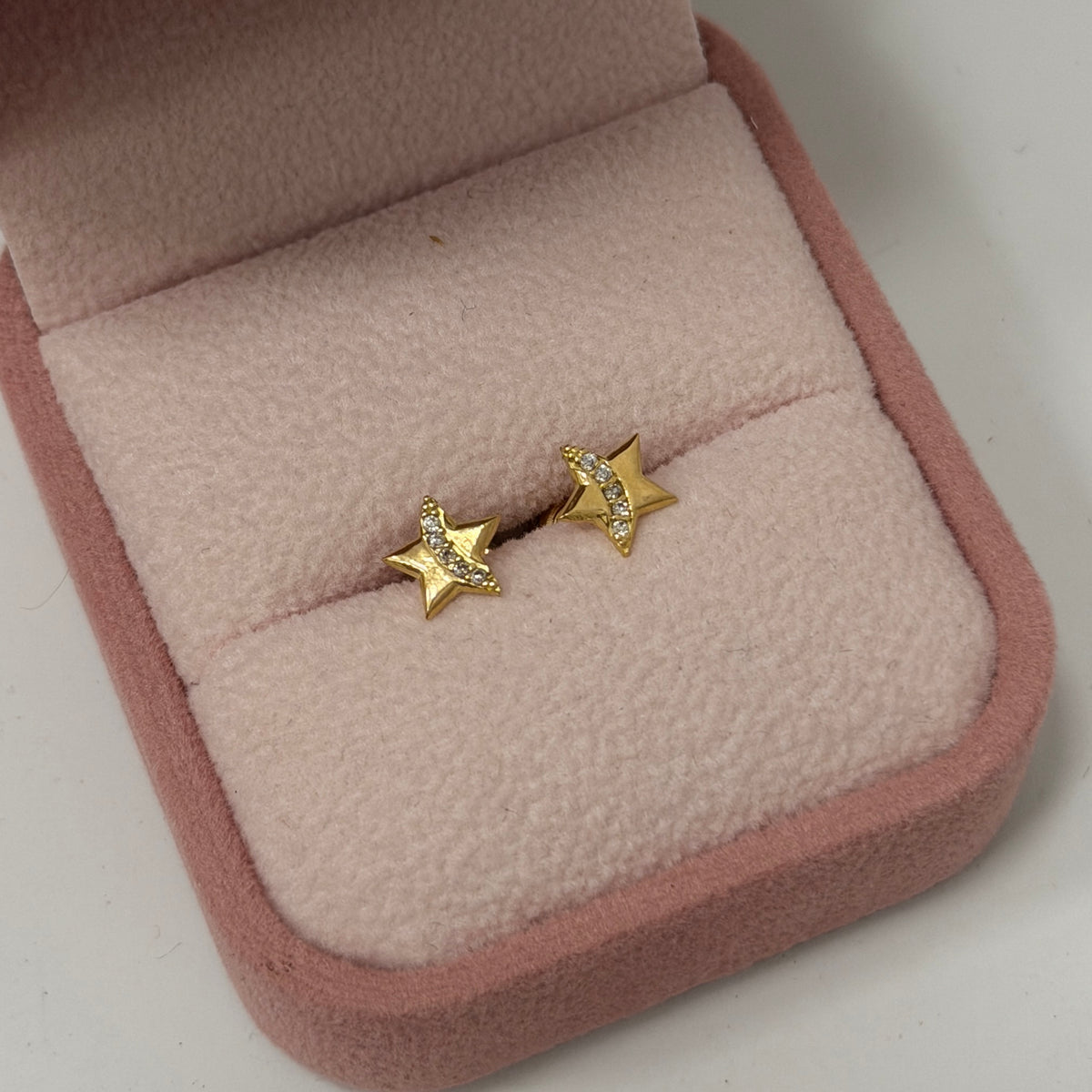 TOPOS ESTRELLA LISAS Y LINEA PIEDRAS BLANCAS 5MM ORO AMARILLO COL 18K - 1,18GR