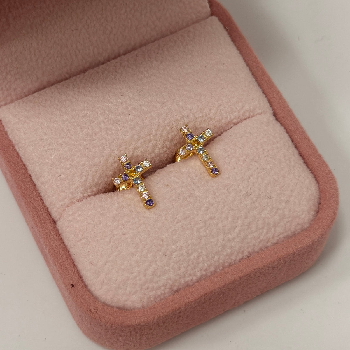 TOPOS CRUZ CUADRADA LINEA PIEDRAS MULTICOLOR ORO AMARILLO COL 18K - 1,0GR