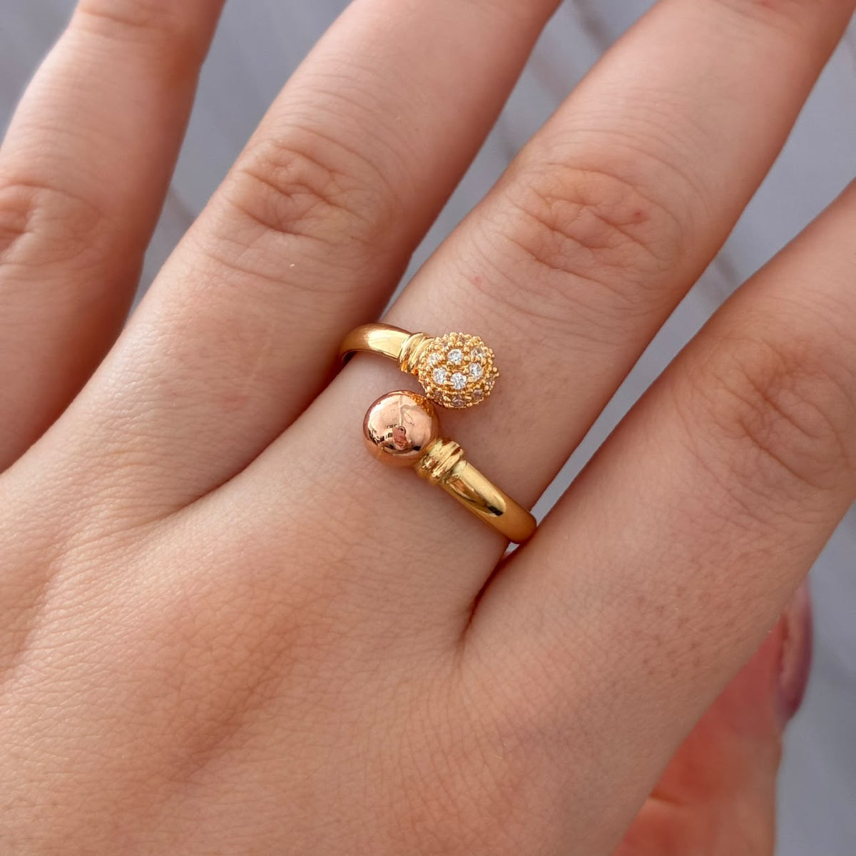 ANILLO TU Y YO + PIEDRAS BLANCAS 1,93 GR TALLA 8,5 DOS OROS COL 18K