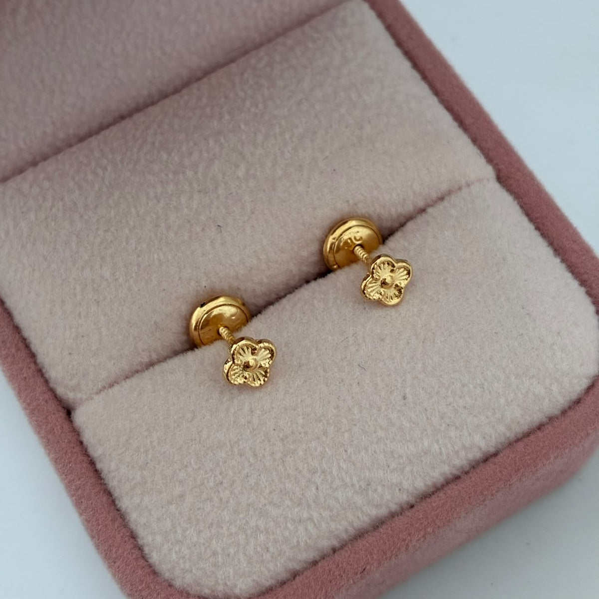 TOPOS TREBOL DIAMANTADOS  4,2MM ORO AMARILLO COL 18K - 0,6GR